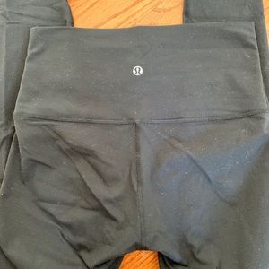 Lululemon Wunder Under leggings (Size 6)